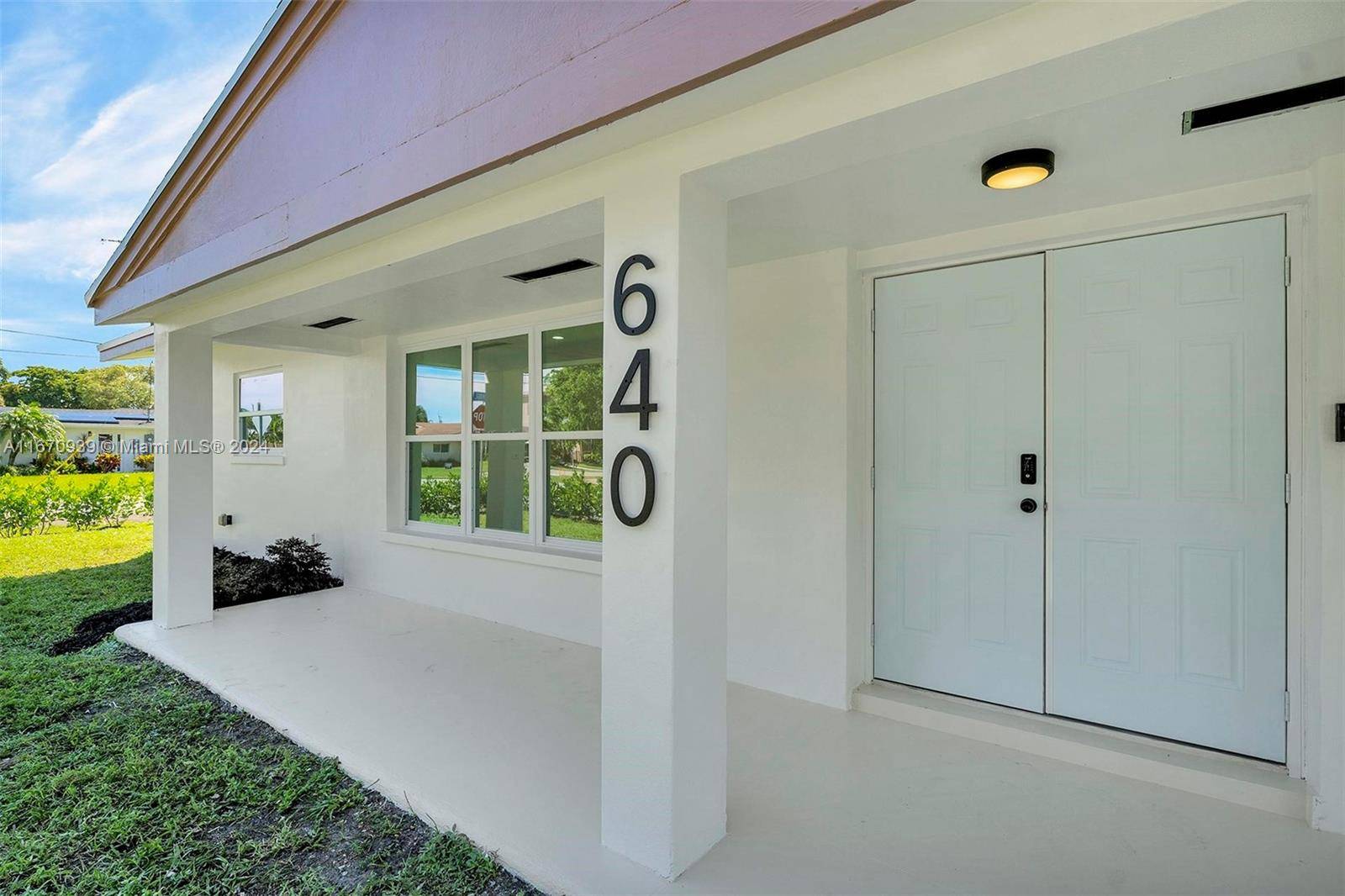 MOTIVATED SELLER. THIS HOUSE HAS IT ALL !