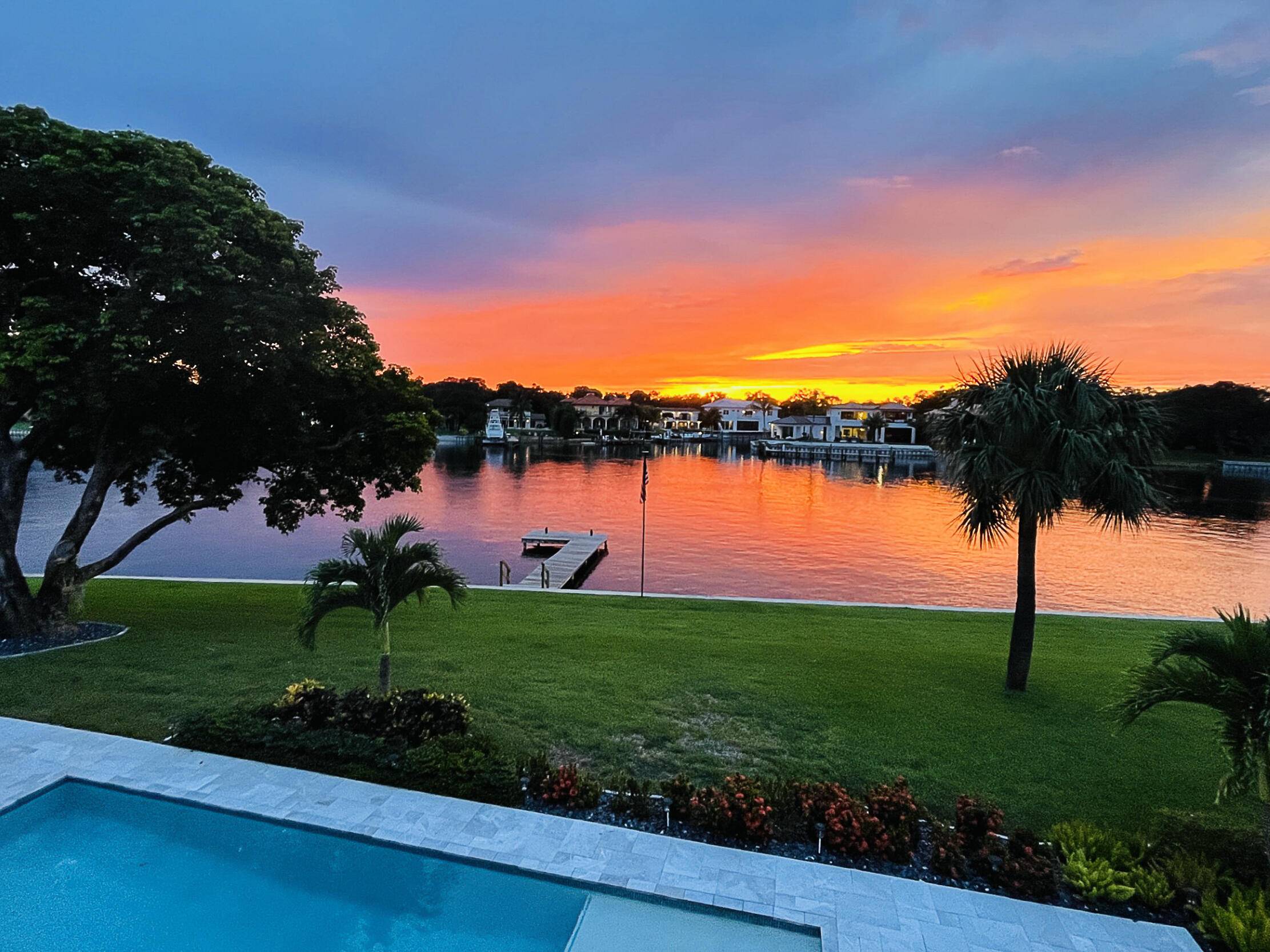 If gorgeous sunsets are what you're looking for then look no further !