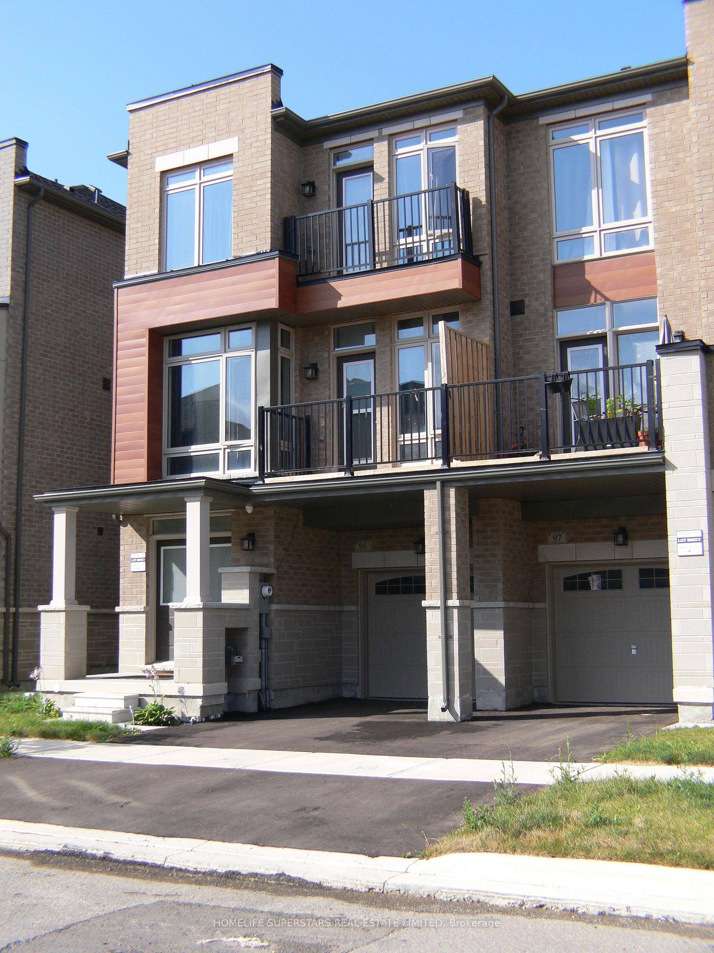 Amazing ! ! ! Sun Filled END UNIT Townhouse like Semi on 24.