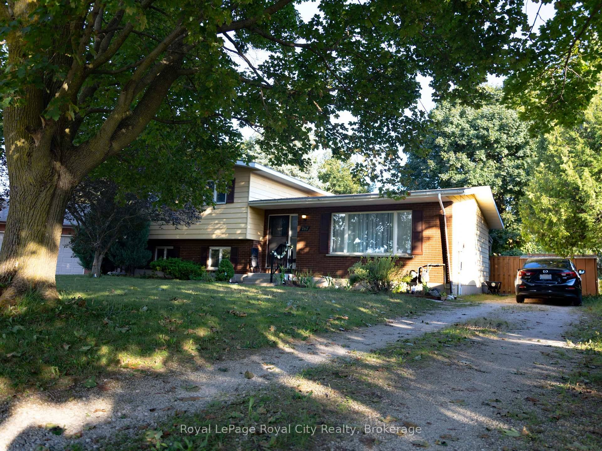 Welcome home ! You're sure to appreciate all that this 3 bedroom sidesplit has to offer !