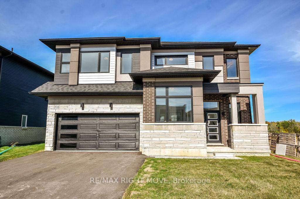 Welcome to this stunning modern 4 bedroom, 3.