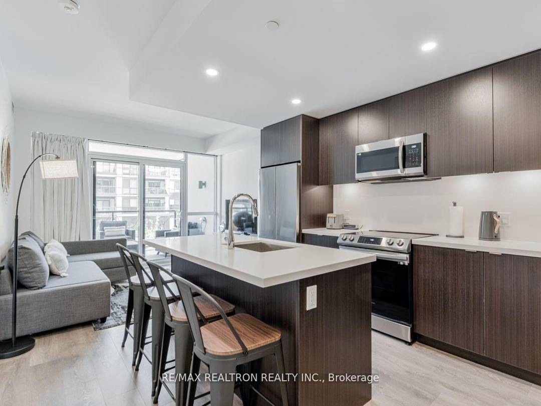 FULLY FURNISHED 1 BEDROOM GEM Unleash the thrill in this fully furnished 1 bedroom jewel, boasting exquisite finishes !