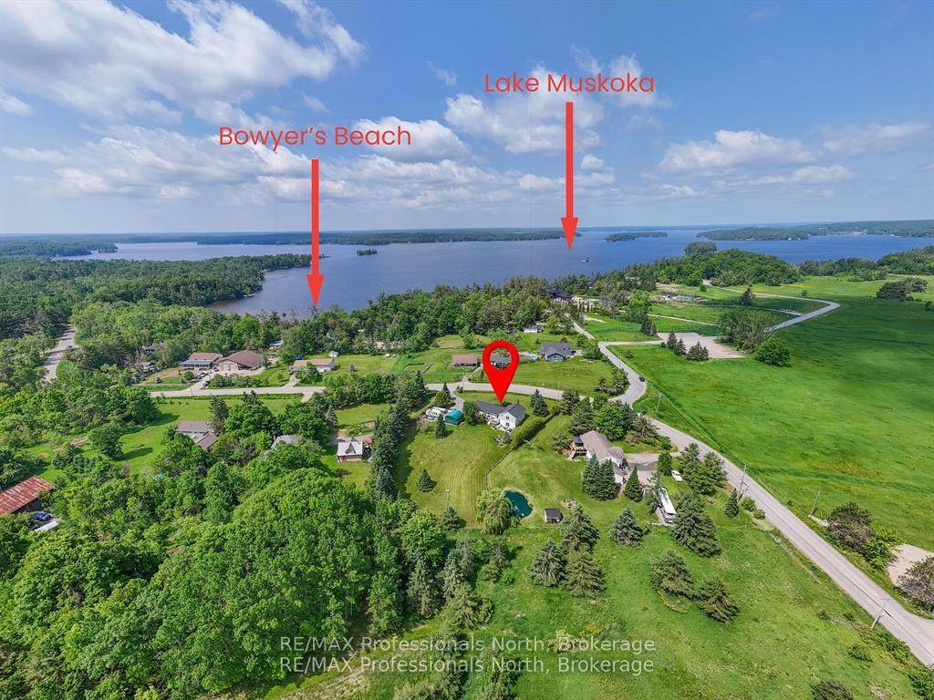 Great Opportunity to own this property ideally and conveniently located in Premier rural area of Bracebridge just steps to Bowyer's Beach and Patterson Kaye Resort Seasons Restaurant on Lake Muskoka, ...