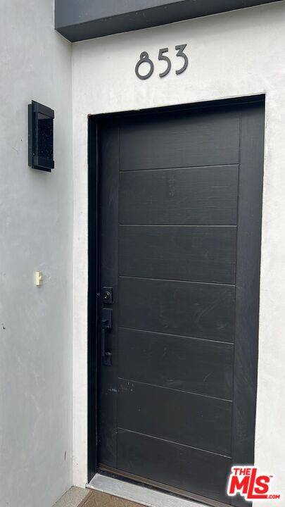 853 N June St 3BR Hancock Park La