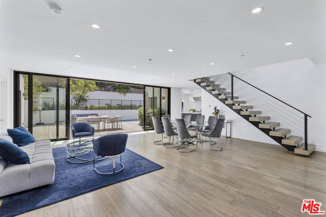 2044 Benedict Canyon Dr 4BR Beverly Hills Post Office | B.H.P.O. La
