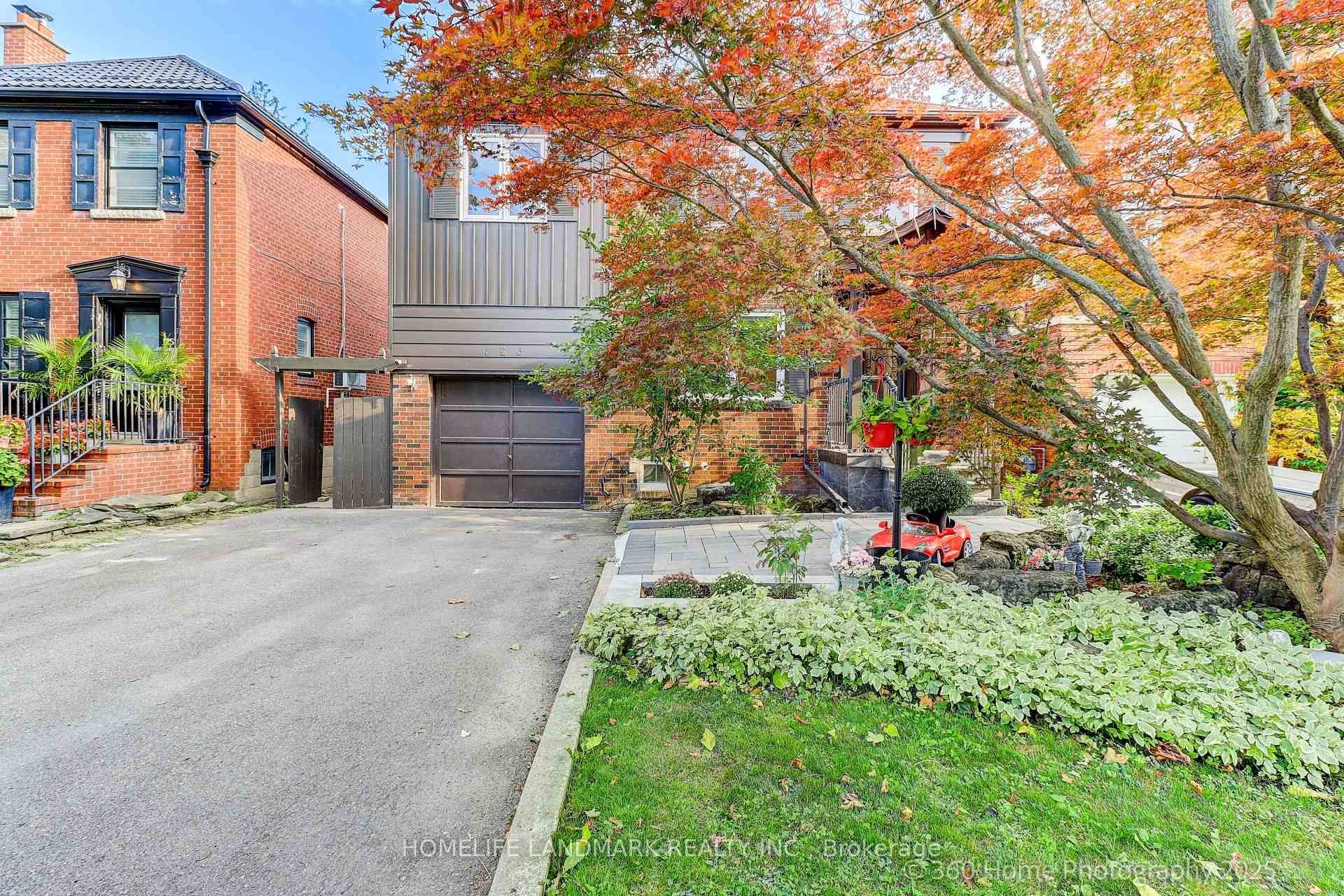 Welcome to this beautifully renovated 2 storey home offering a perfect blend of modern finishes and family comfort.