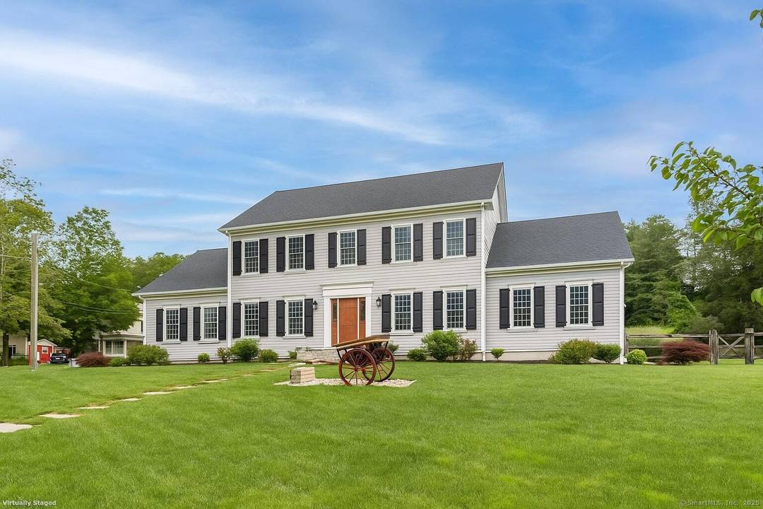 TO BE BUILT A New Classic by Connecticut Residential.