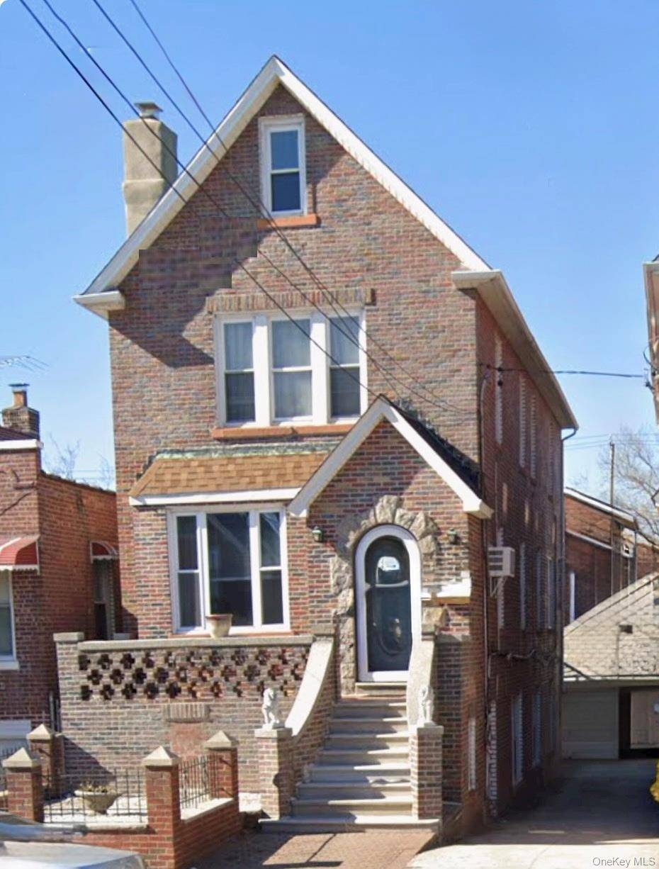 Discover your next income property in the heart of Pelham Parkway !