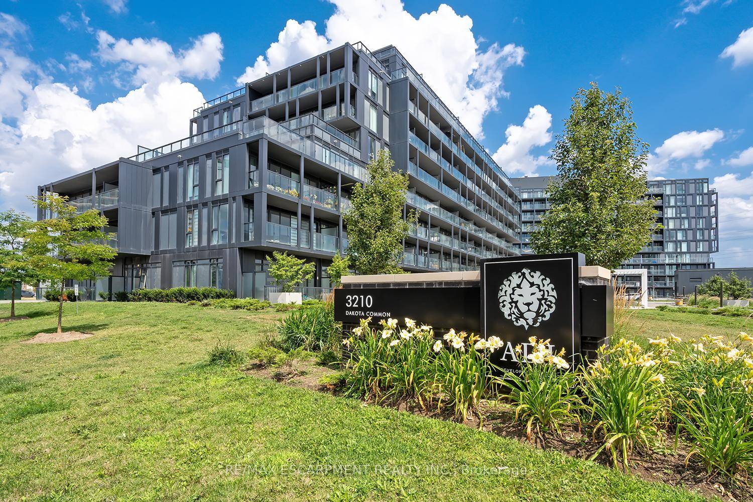 2 bed, 2 bath ground floor unit at Valera !