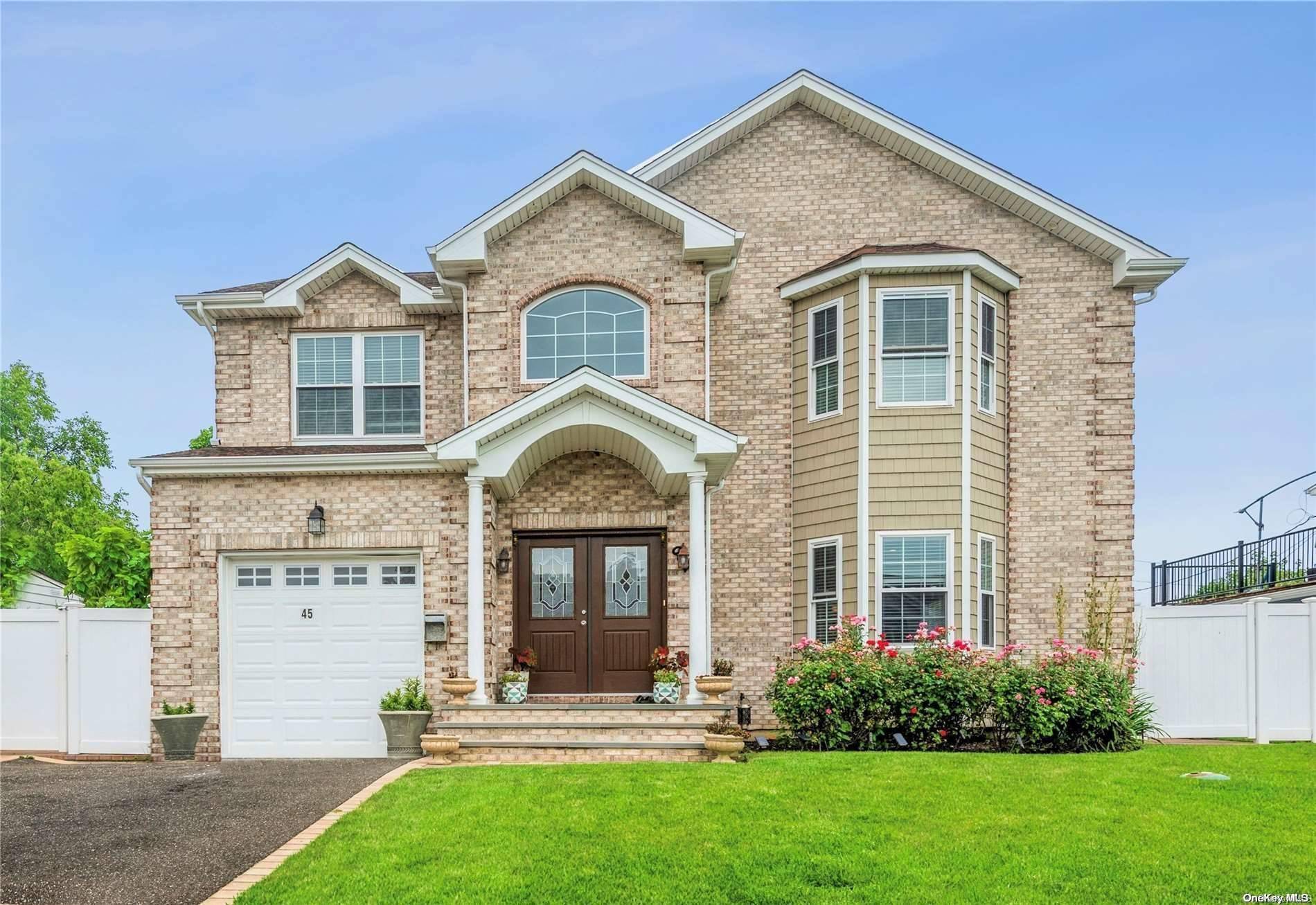 Welcome To This Pristine New Built Custom Home From 2018 Offering Finest Quality Craftmanship And Great Millwork.