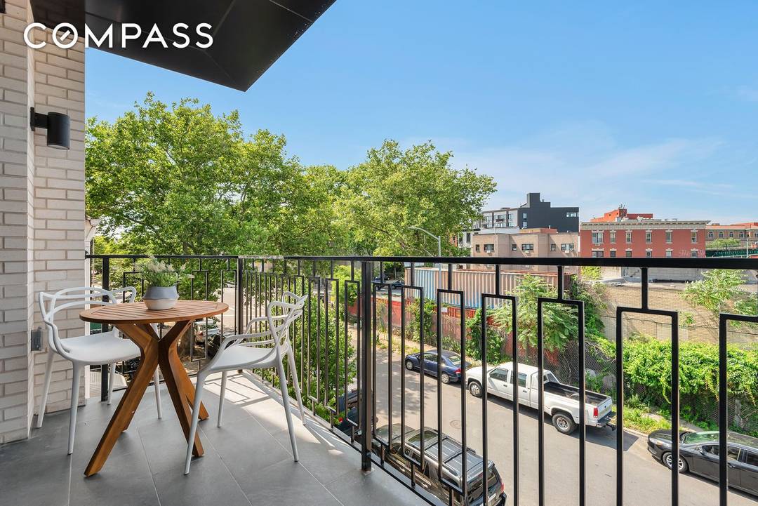 Welcome to 156 Somers Street, a stunning new development featuring a boutique 10 unit condominium located in the heart of Brooklyn.