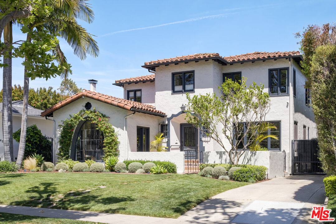 536  N Mccadden Pl 5BR Mid Wilshire La