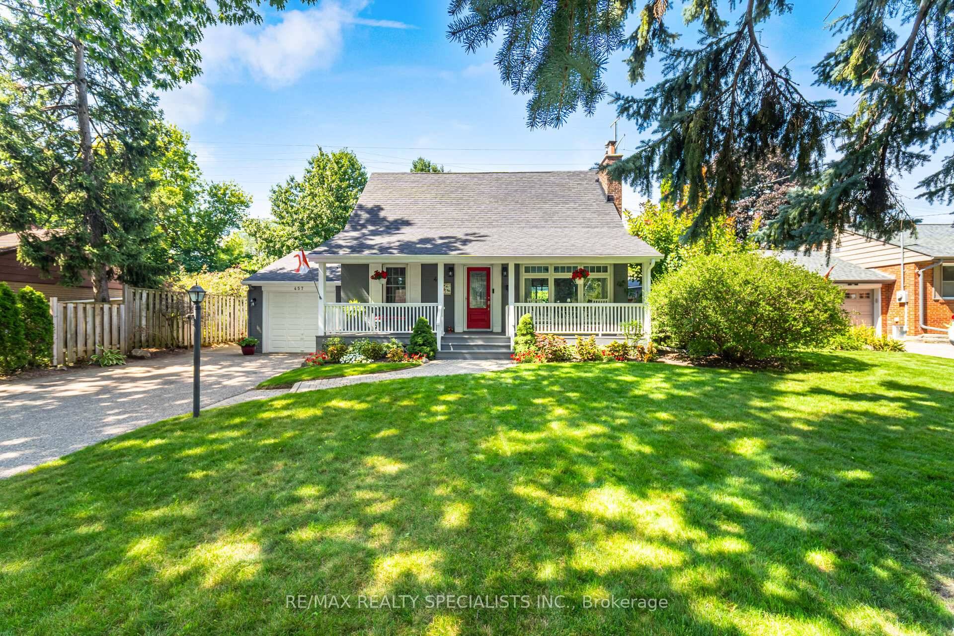 Welcome to this charming family home, set on a beautifully landscaped 66.