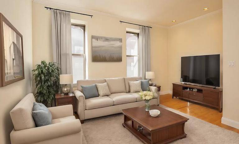 Big amp ; Bright 2 Bed in UES walkup !