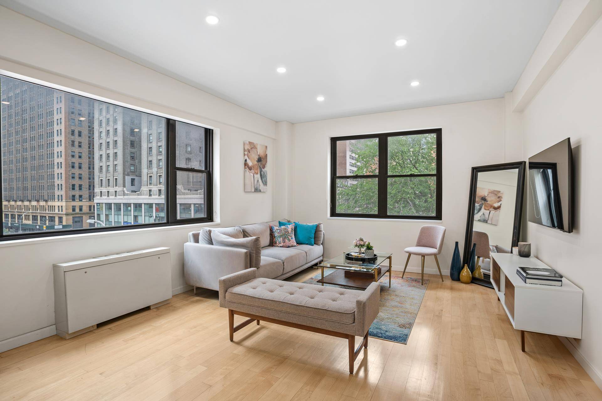 Enjoy the allure of this exquisite 690 square foot One Bedroom Apartment nestled in the vibrant heart of Midtown Manhattan.