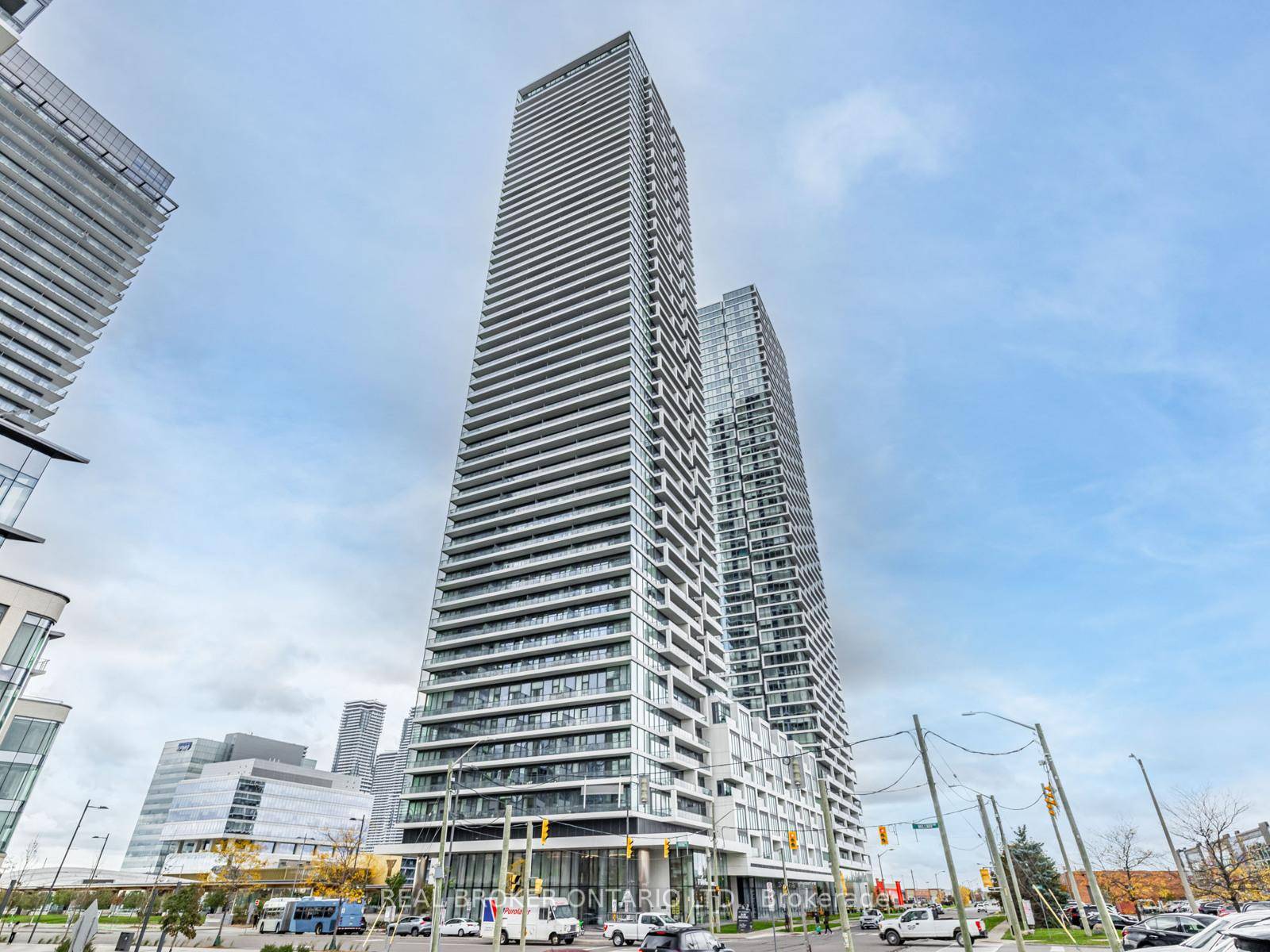 Bright Modern Condo with Unobstructed Views in Vaughan Metropolitan Centre Experience urban living at its best in this stunning, sun filled condo featuring 9 foot ceilings, floor to ceiling windows, ...