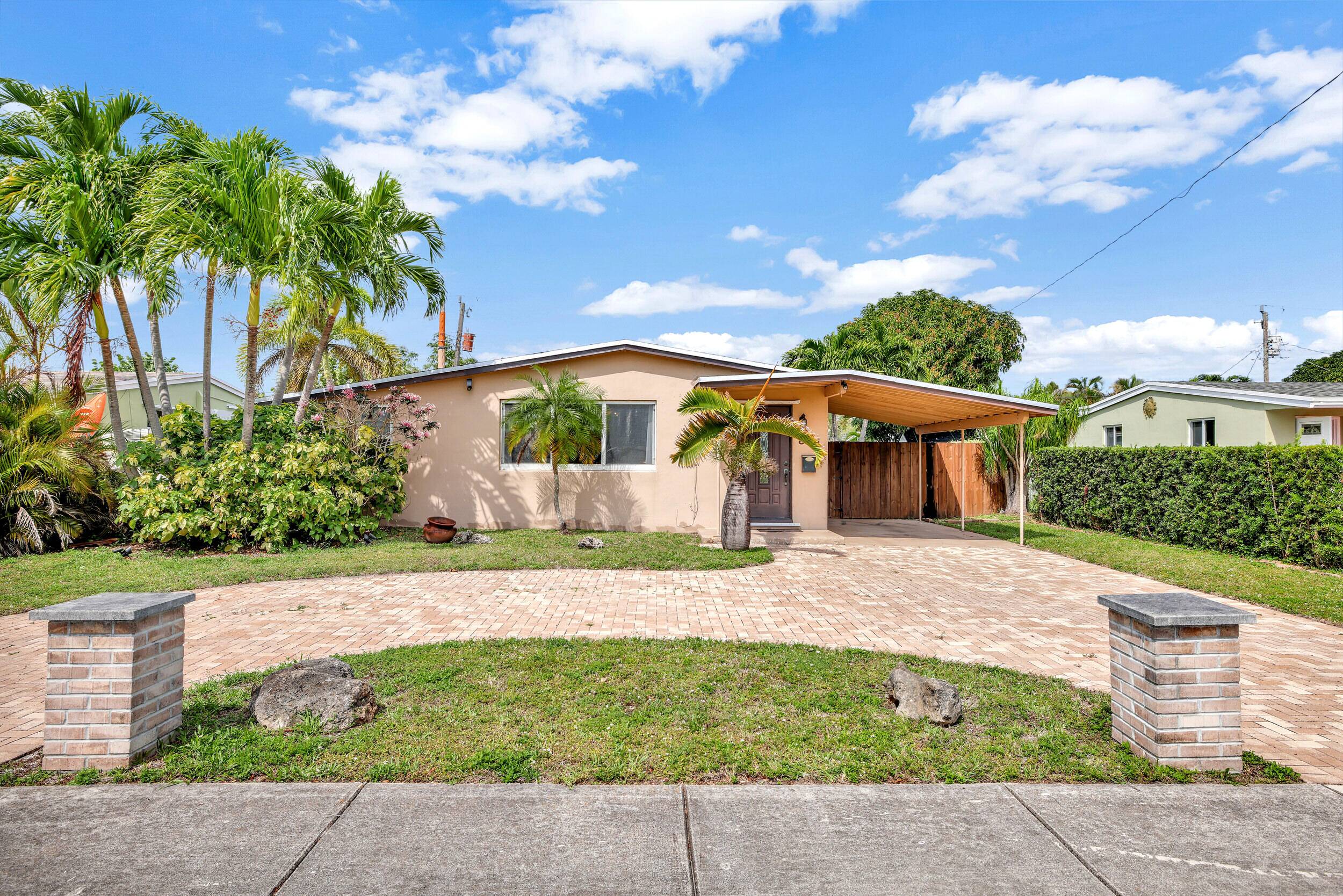 New Price ! Updated 3 bedroom, 1 bath home in the desirable Collier Estates neighborhood of Oakland Park, featuring updated kitchen with Silestone countertops, tiled backsplash, and stainless steel refrigerator ...