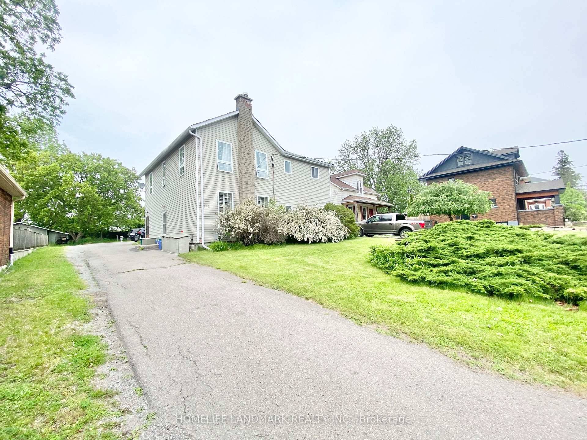 Discover this clean and cozy 1 bedroom, 1 bathroom apartment in a well maintained 4 plex in Oshawa.