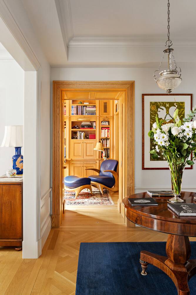 Perched above the treetops of Brooklyn Heights, Residence 8C at 160 Henry Street frames sweeping views of the Manhattan skyline and East River from a series of beautifully scaled pre ...