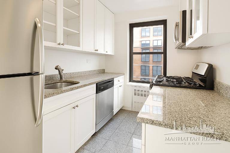 Beautiful HUGE two bedroom apartment, stunning hardwood floors, great closet space and the best views NYC has to offer.