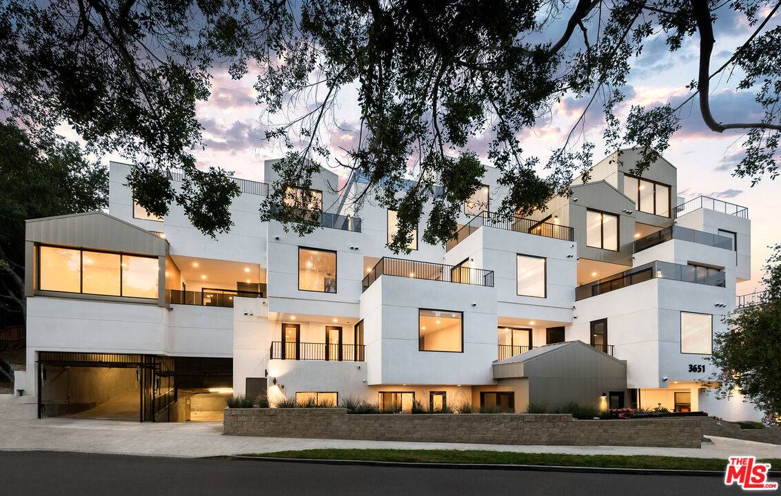 3657 1/2 Regal Pl 4BR Hollywood Hills East La