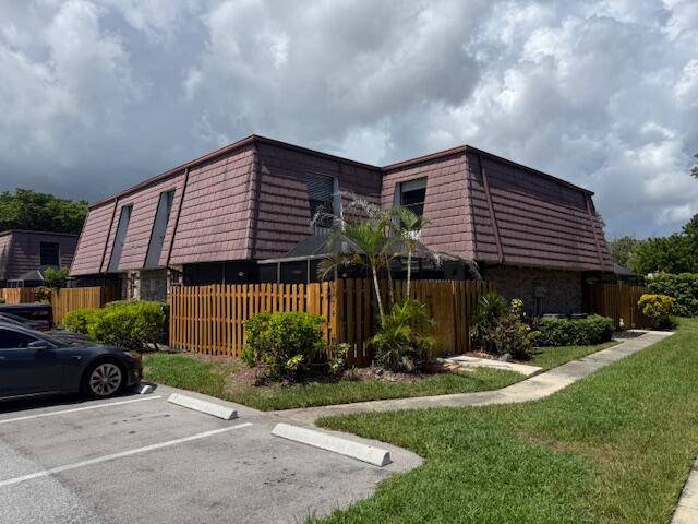 Located in Courtyards at Boca, this updated 3 bedroom, 2.