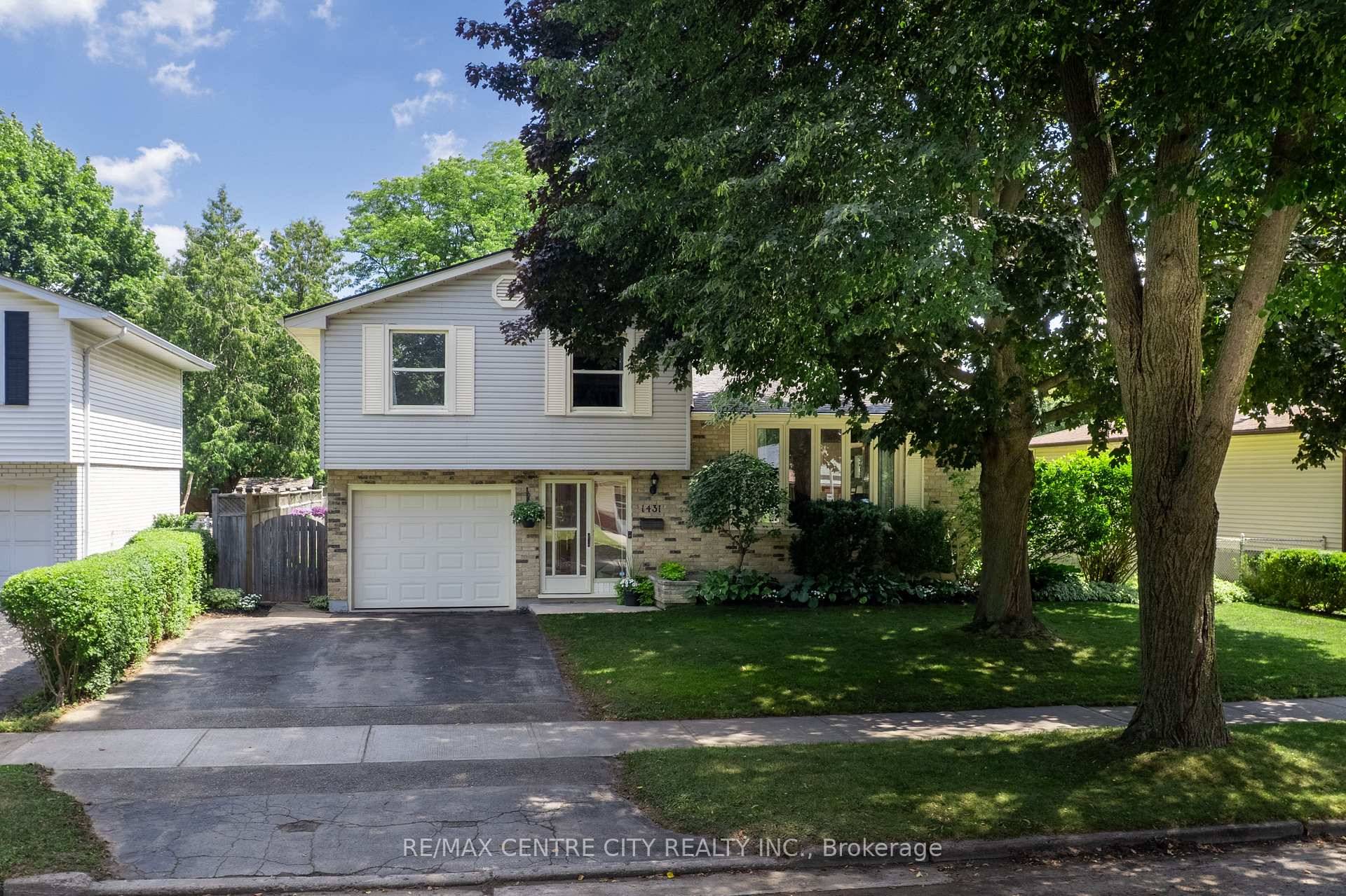 Set in the heart of the sought after Stoneybrook neighbourhood, this well maintained home sits on a generously sized lot with 65 ft of frontage, surrounded by mature trees and ...