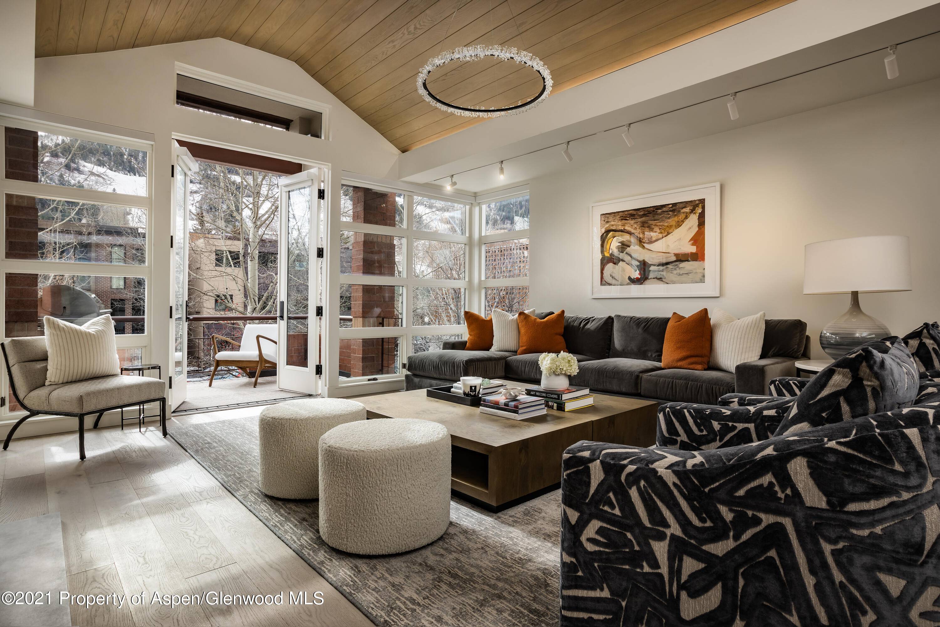 This is downtown Aspen living at its finest.