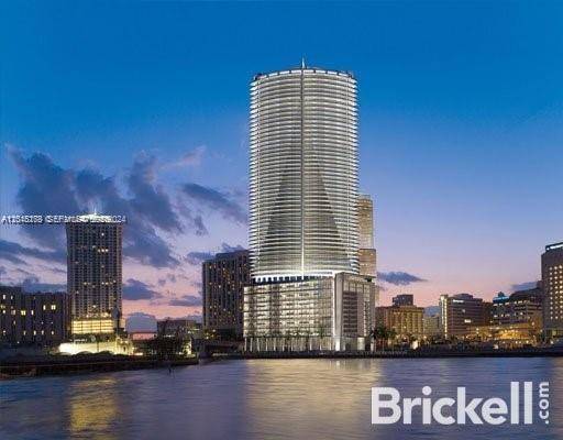 Luxury Living in the Heart of Miami Experience upscale living in this stunning 1 bedroom, 1.