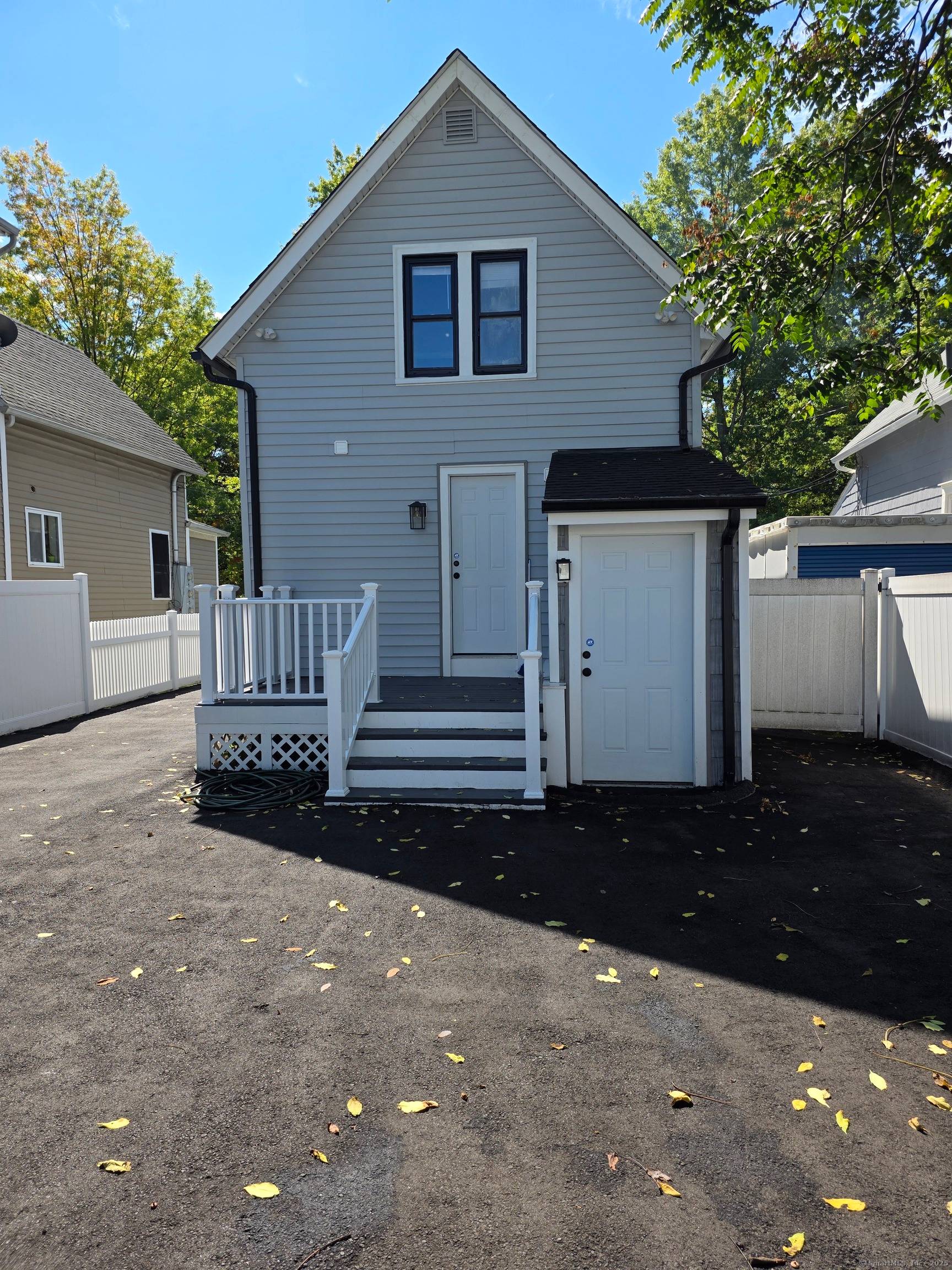 Move in condition Close to Downtown and Train