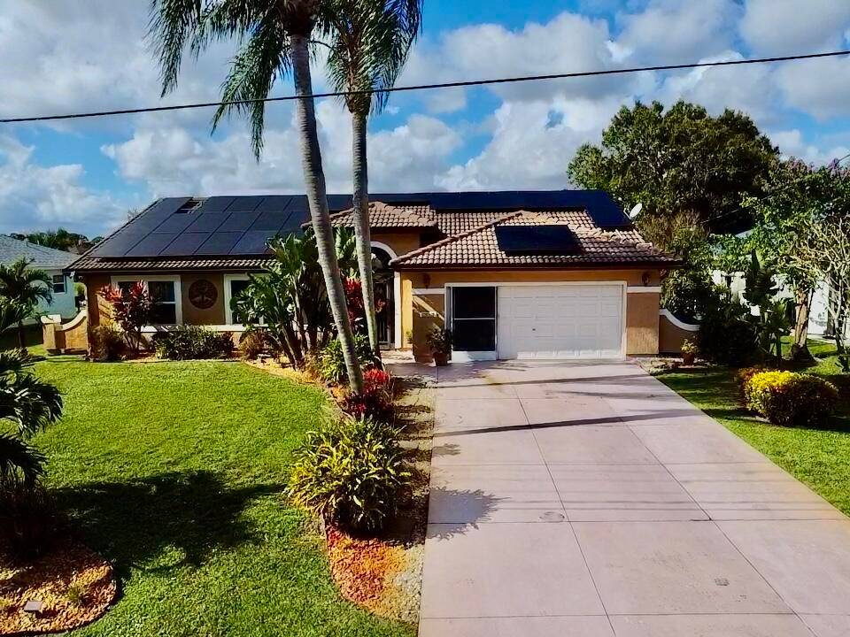 Waterfront Dream Home Alert !