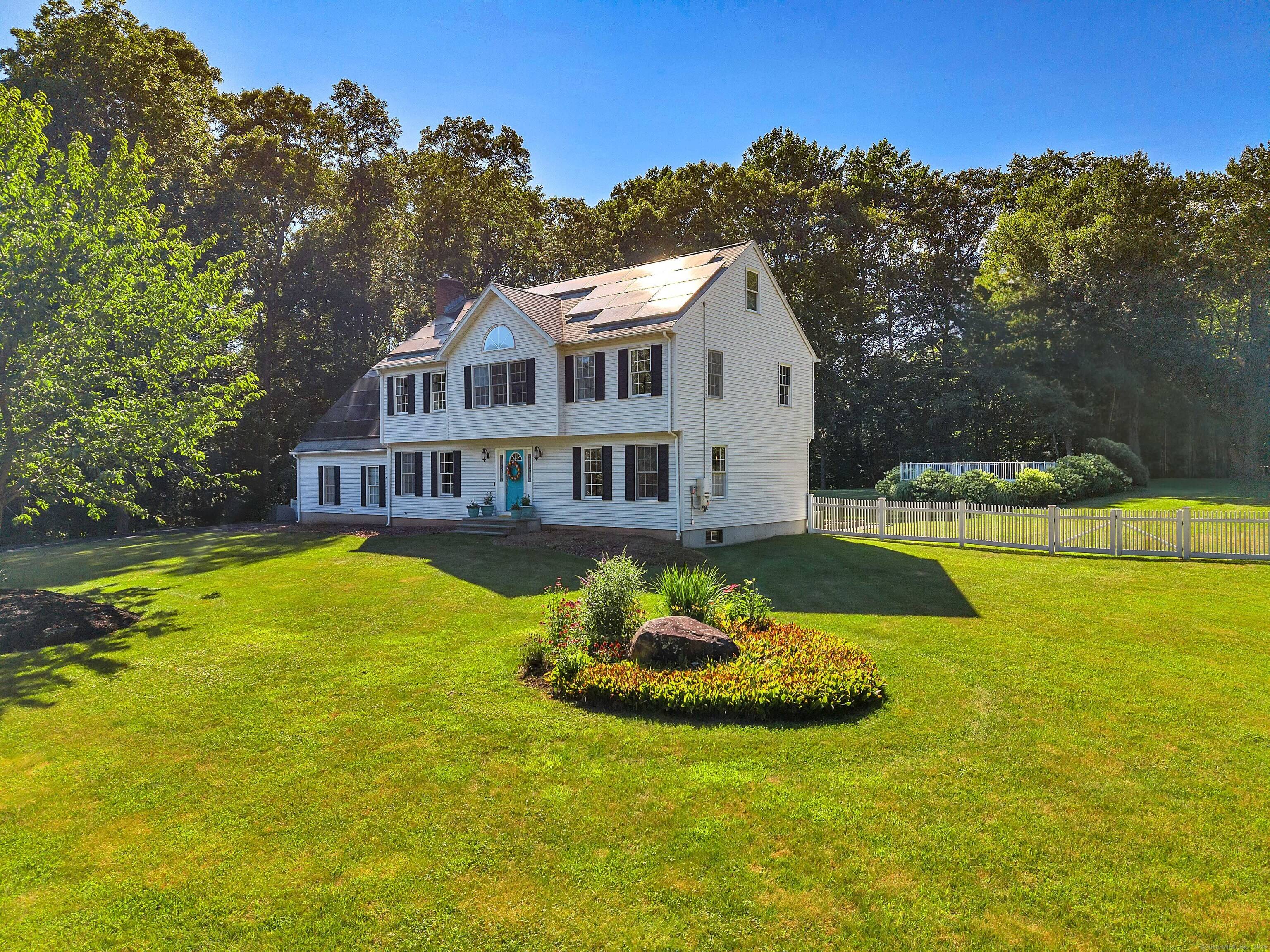 Set near the end of a quiet cul de sac in one of Clinton's most welcoming neighborhoods, 3 Vincent Court offers the space, comfort, and flexibility that make a house ...