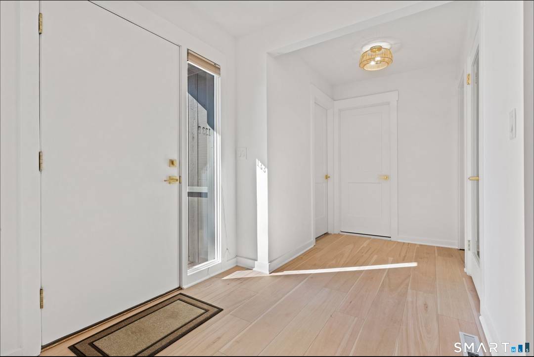 Welcome to Oronoque Village one of Fairfield Counties Premier Adult Communities.