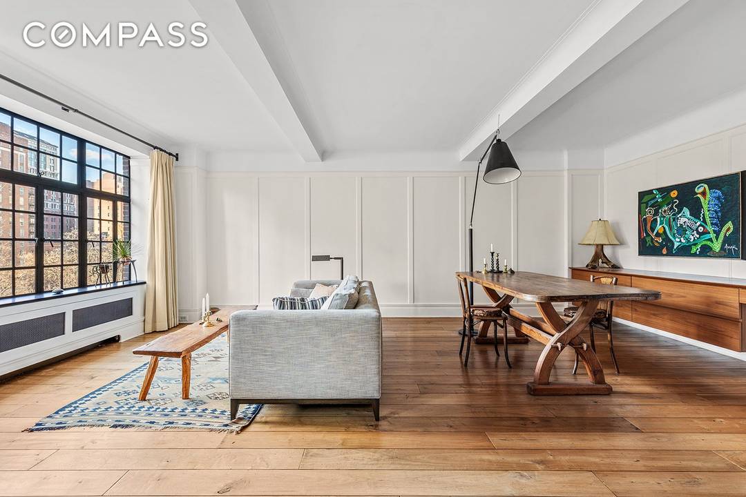 A Rare One Bedroom Overlooking Gramercy Park with Private Park Access Perfectly positioned directly on Gramercy Park, this newly renovated and generously scaled one bedroom residence at 44 Gramercy Park ...