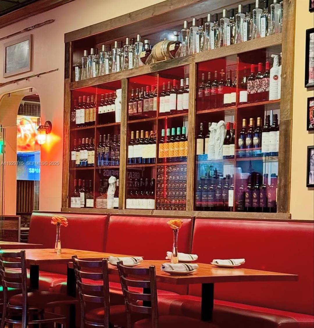 An exceptional opportunity to acquire a renown and thriving chain of two restaurants of Seafood organic and natural restaurant in the heart of Miami.