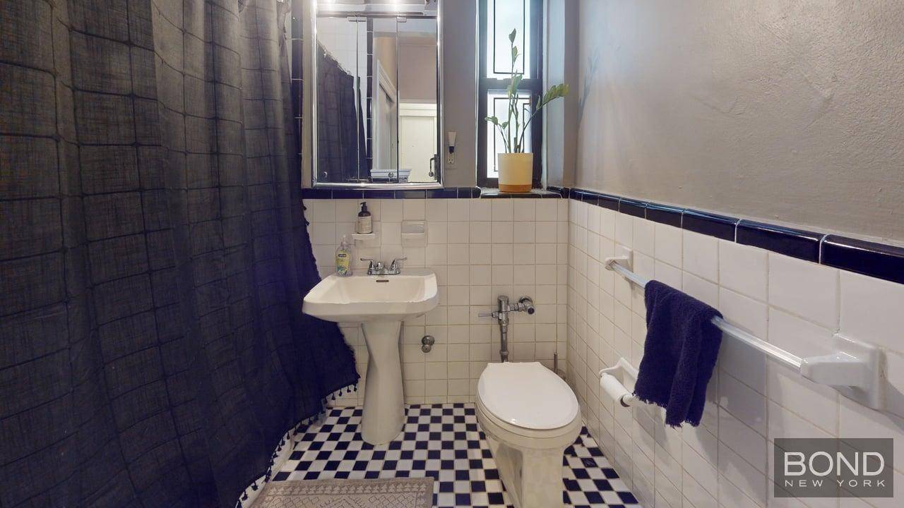 Chelsea 1 BedroomBOND New York Properties is a licensed real estate broker that proudly supports equal housing opportunity.