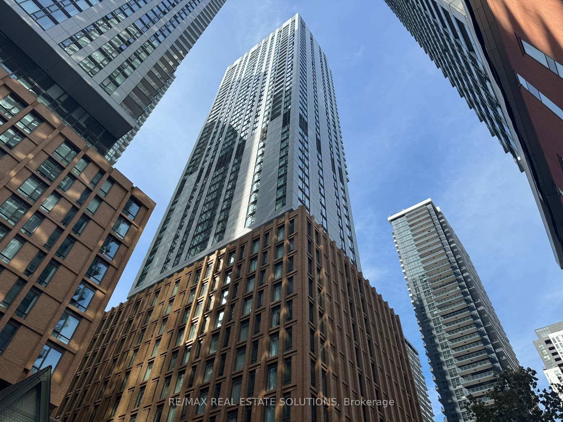 Brand new and never lived in 2 bed, 2 bath suite with 9 foot ceilings and floor to ceiling windows is available for immediate occupancy.