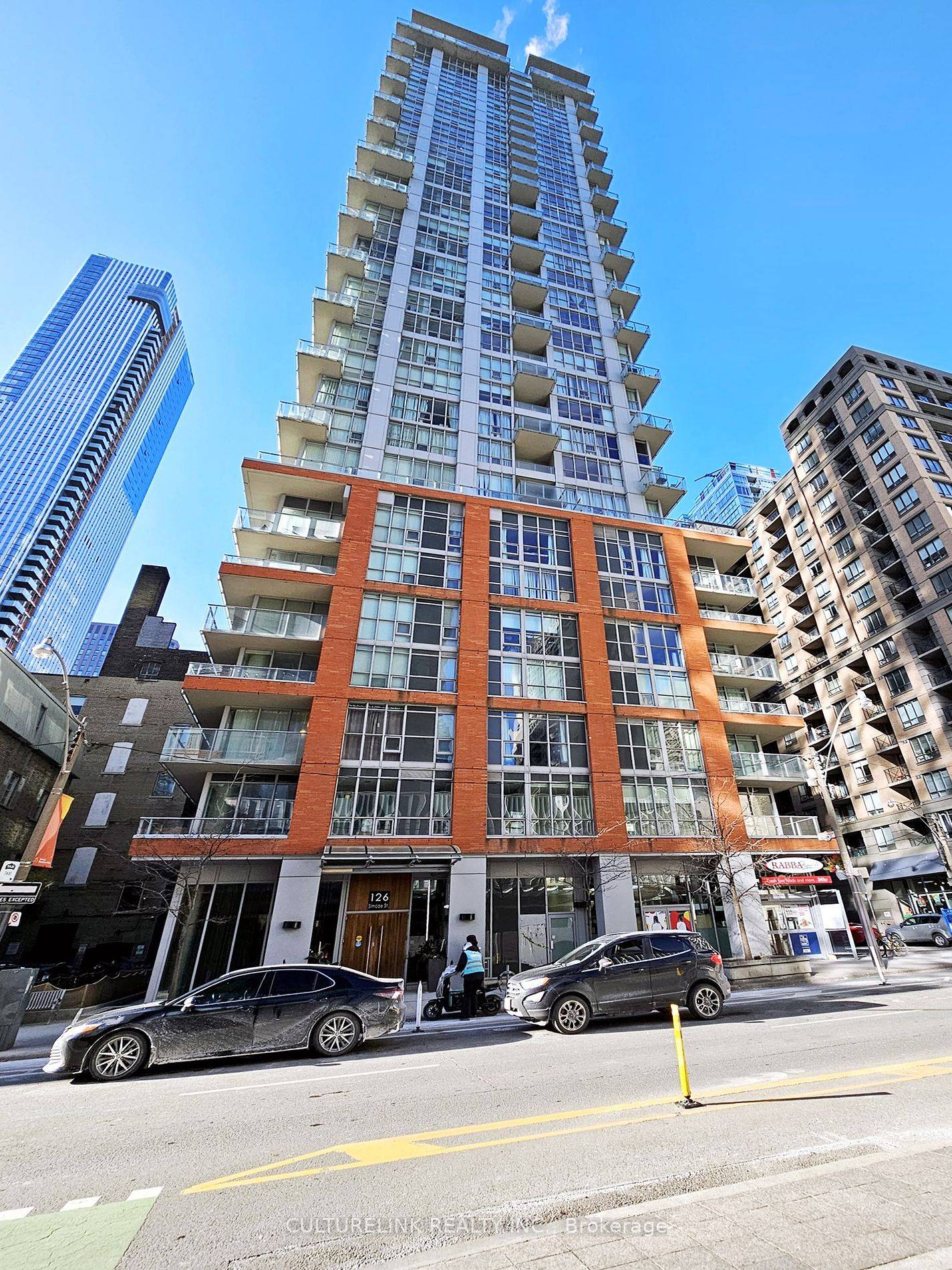 LOCACTION LOCATION. With a Walk score of 99 and a perfect Transit score of 100, this building has everything you need right outside your doorstep.
