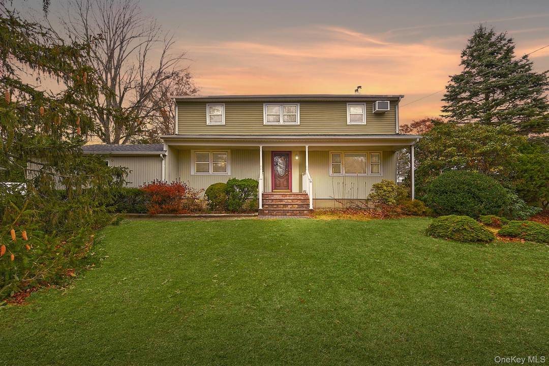 Wonderful opportunity in sought after Harborfields School District !