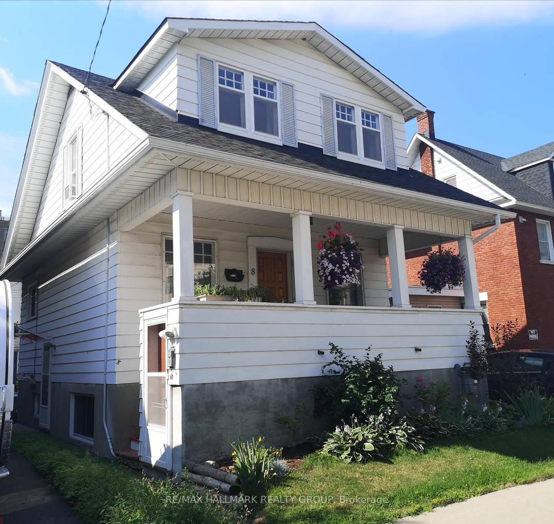 Beautiful 3 bedroom home for rent in an amazing location !