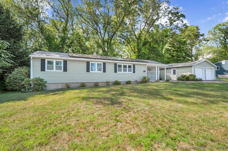 Beautifully maintained ranch in great neighborhood location close to linear trail, Norton School and shopping.
