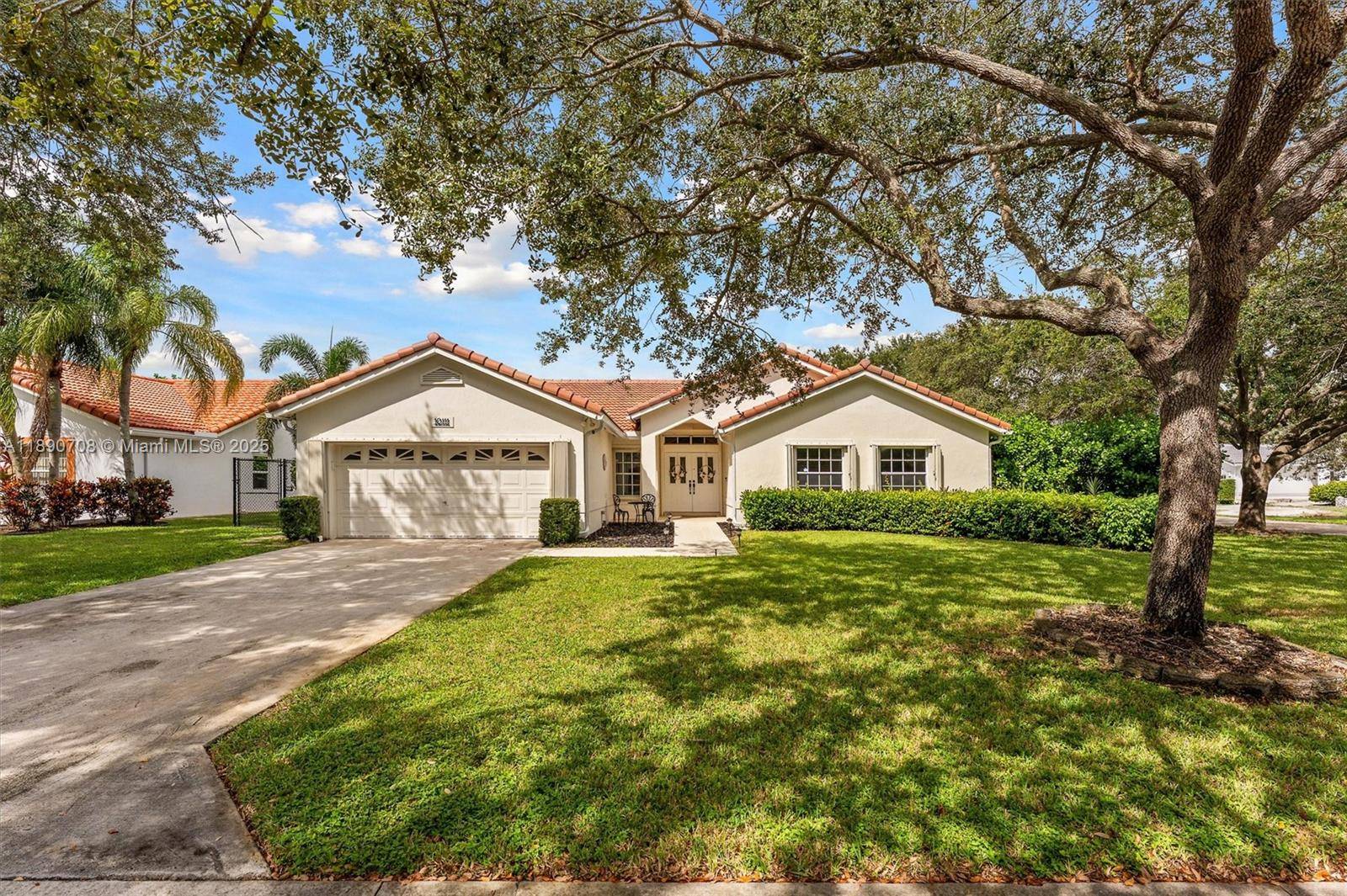 Open House Oct 11, 12 3pm Step inside amp ; be WOWED by this stunning chef s kitchen an entertainer s paradise featuring a statement island w wine cooler, quartz ...