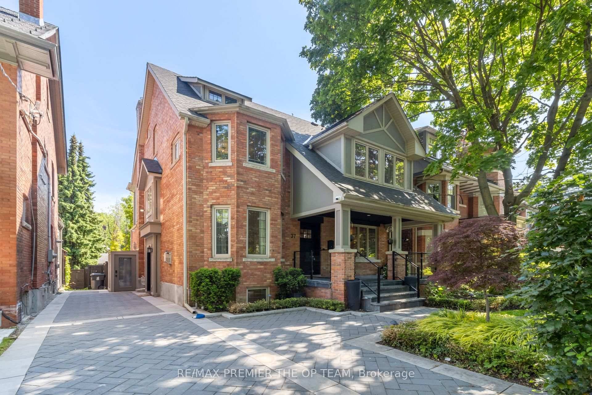Timeless Elegance Meets Family Luxury in North Rosedale Welcome to an extraordinary residence in the heart of prestigious North Rosedale, where refined design, thoughtful functionality, and resort style living come ...