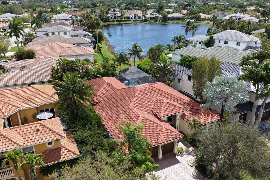 Spectacular Elegant home for everyday living or Entertaining w Style.