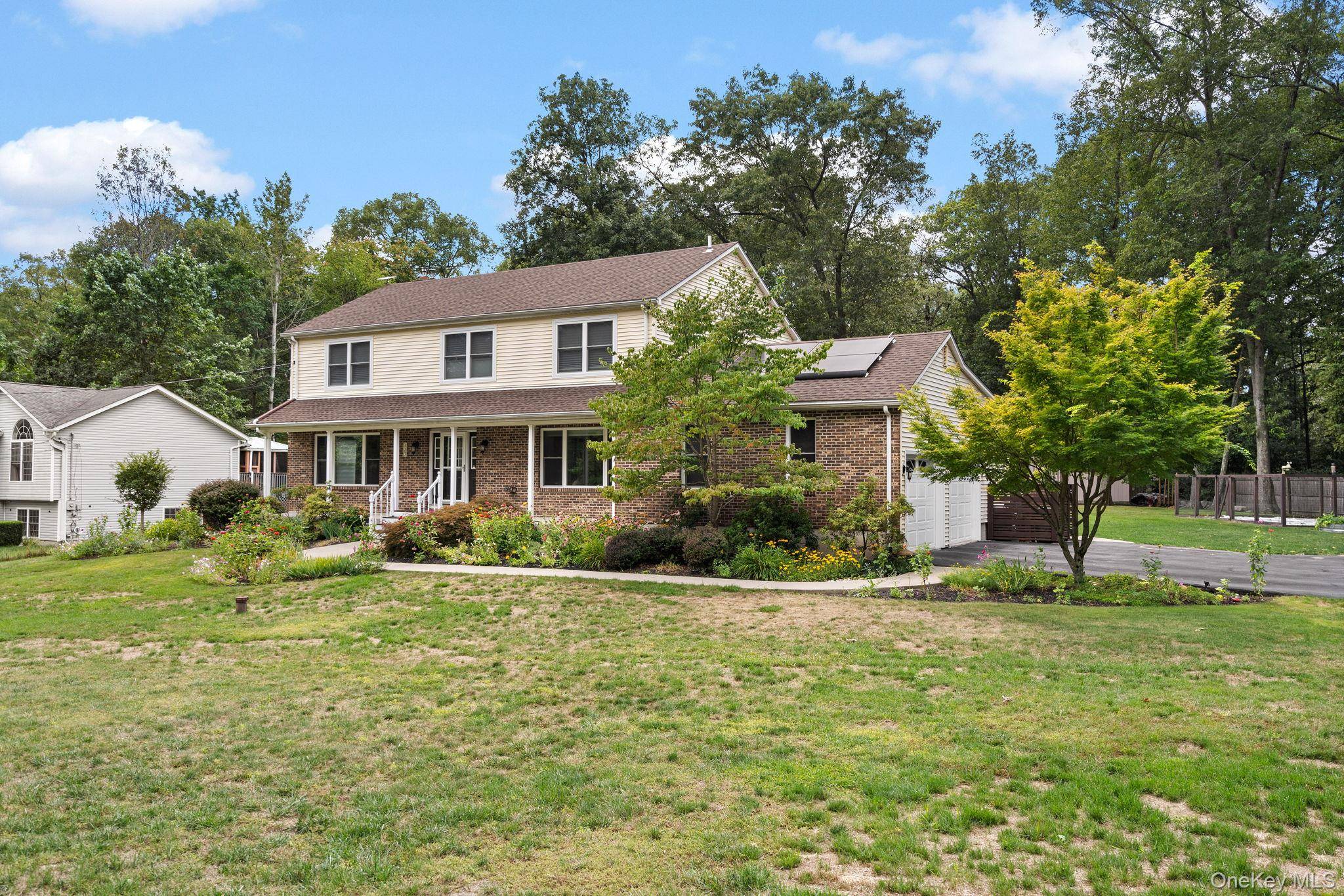 Welcome to 323 Sycamore Dr.