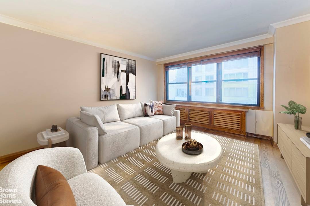 Renovated Oversized One Bedroom with Southern Light and City Views This beautifully updated home offers generous proportions and sunny southern exposures with open city views.