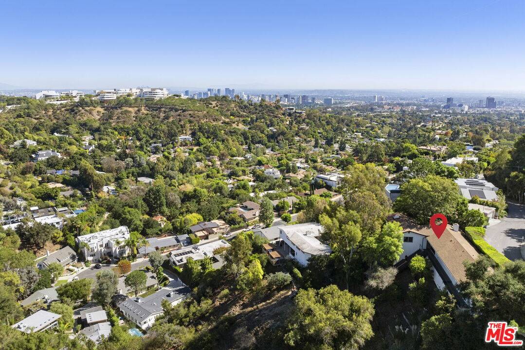 1018  N Tigertail Rd 4BR Brentwood La