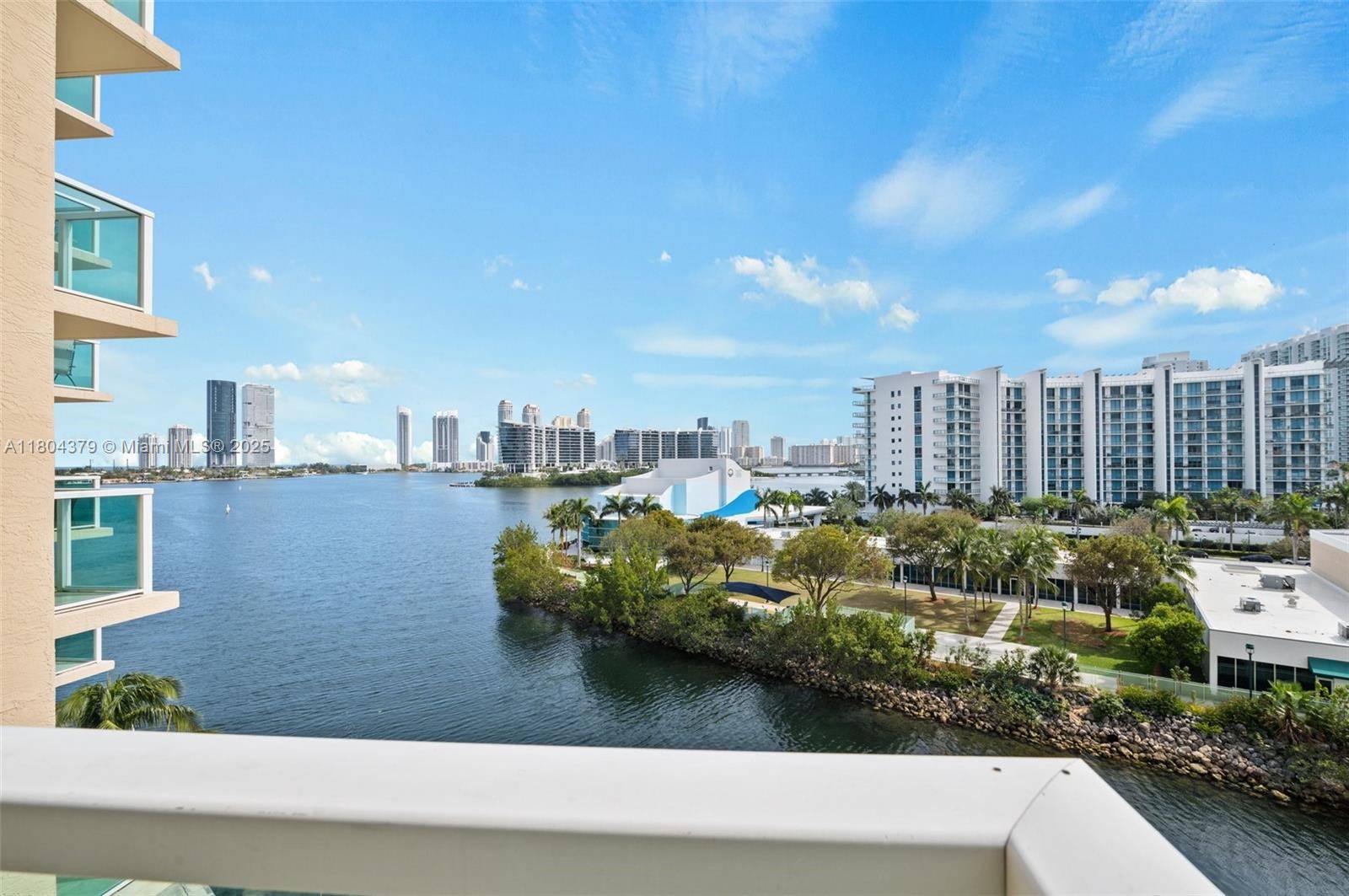 Welcome to Aventura Marina 2 Unit 717 !