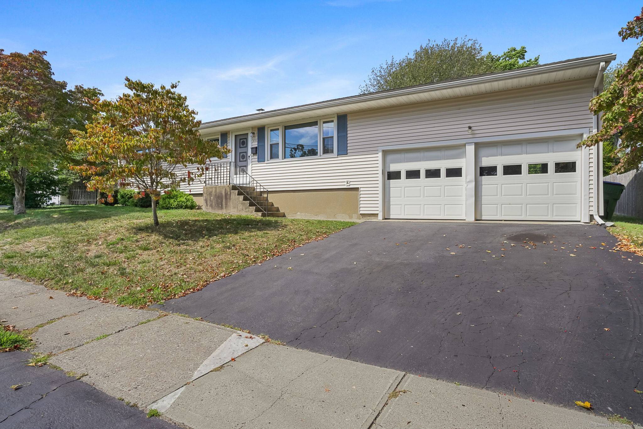 Fantastic Opportunity to Update and Make Your Own !