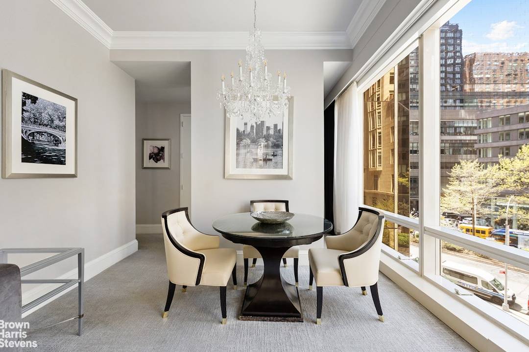 Perfectly positioned corner unit with dramatic city and partial Central Park Views, Residence 422 is a classically refined one bedroom suite offering the ease of hotel living with the comfort ...